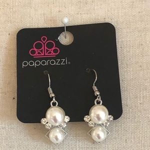 Pearl like earrings